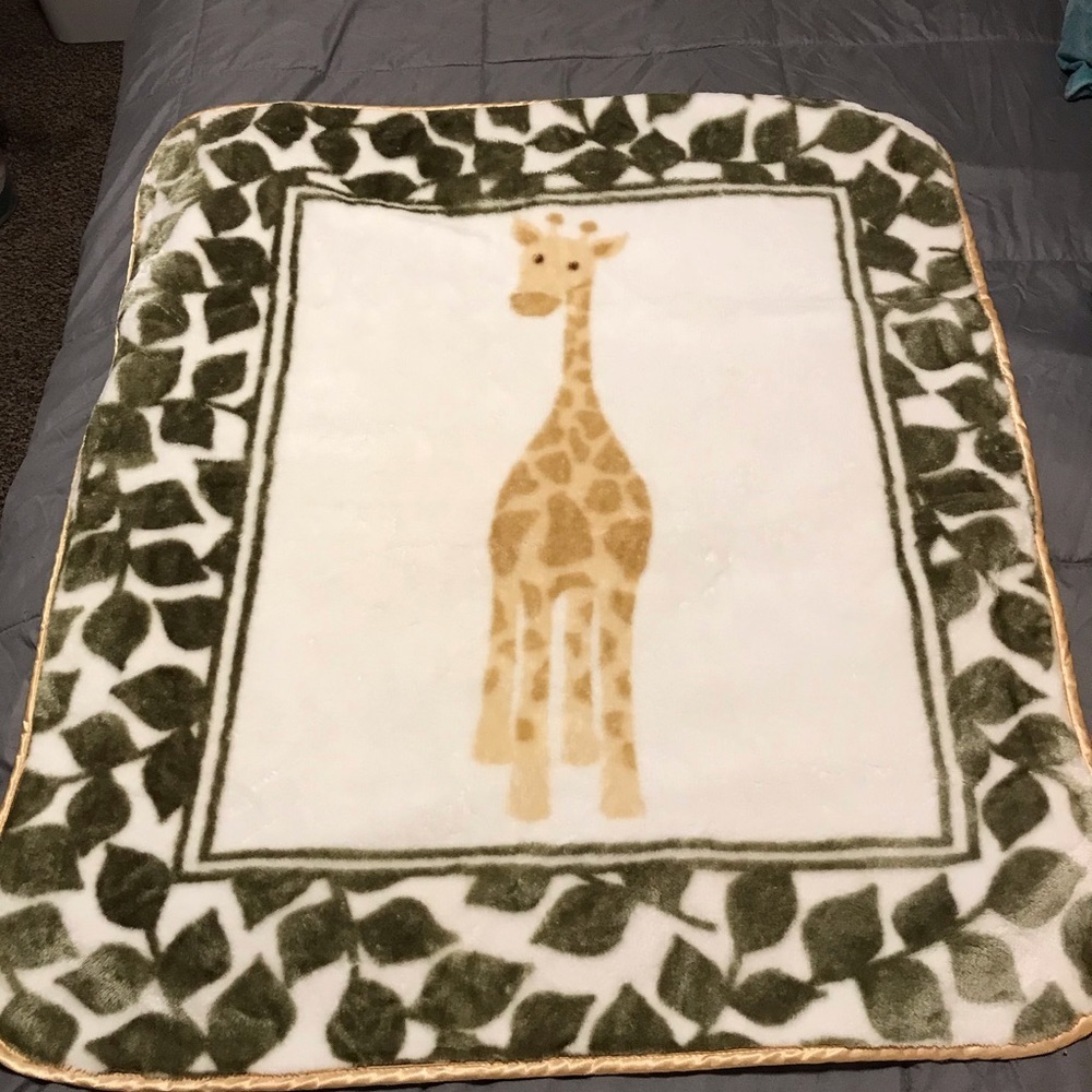 Loveable Friends Plush Blanket Jungle Safari Giraffe Baby Blanket Satin Trim